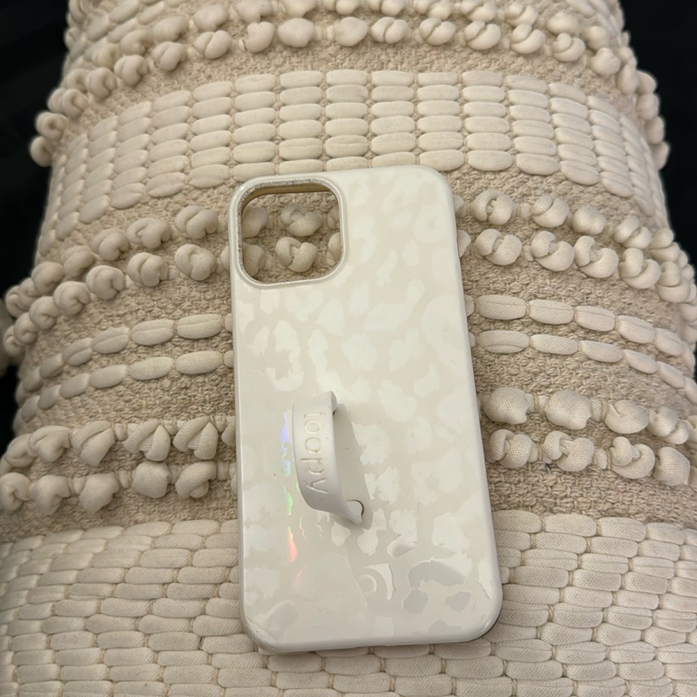 Loopy white leopard/cheetah case. iPhone 12 Pro Max